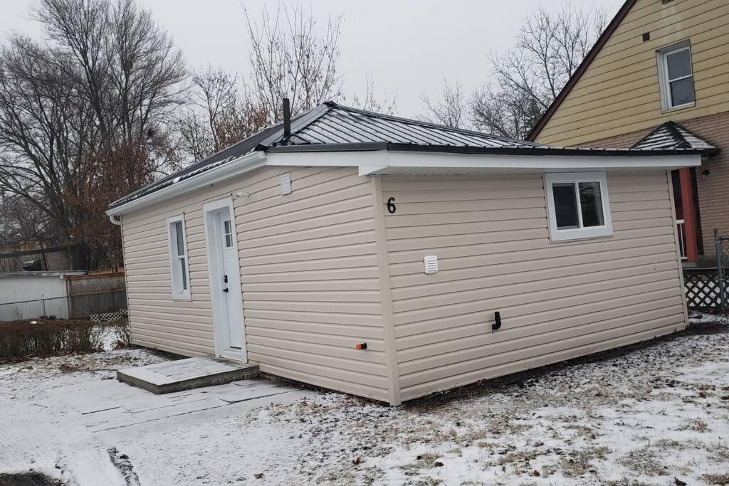 Cozy Home On A Quiet Street Minutes To Dt Kingston Luaran gambar